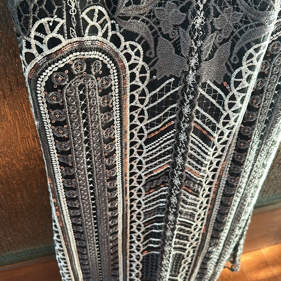 Marchesa Notte Silver Embroidered Gown size 8. - Picture 11 of 17